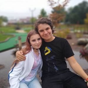 Meet your Posher, Taury